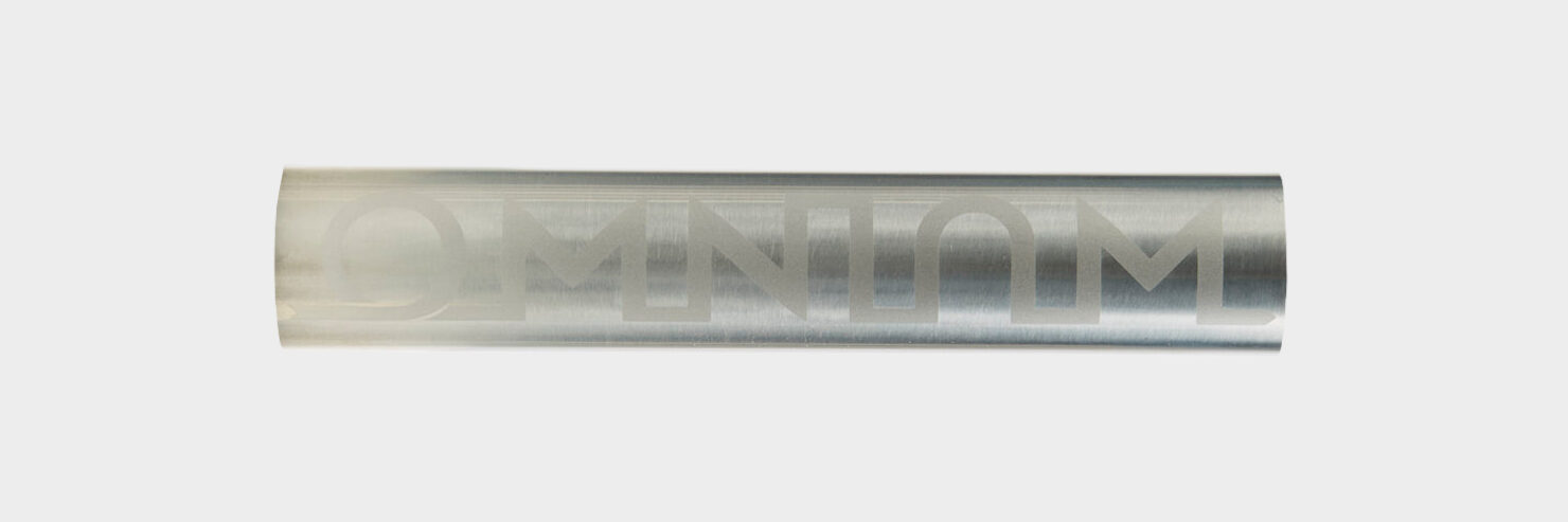 OMNIUM_2025_BRUSHED_BLASTED-FLAT-PRESS_72dpi