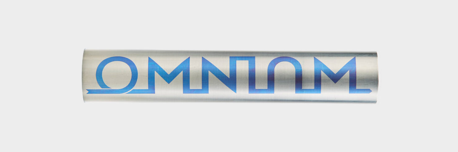 OMNIUM_2025_BRUSHED_DEEPBLUE-FLAT-PRESS_72dpi