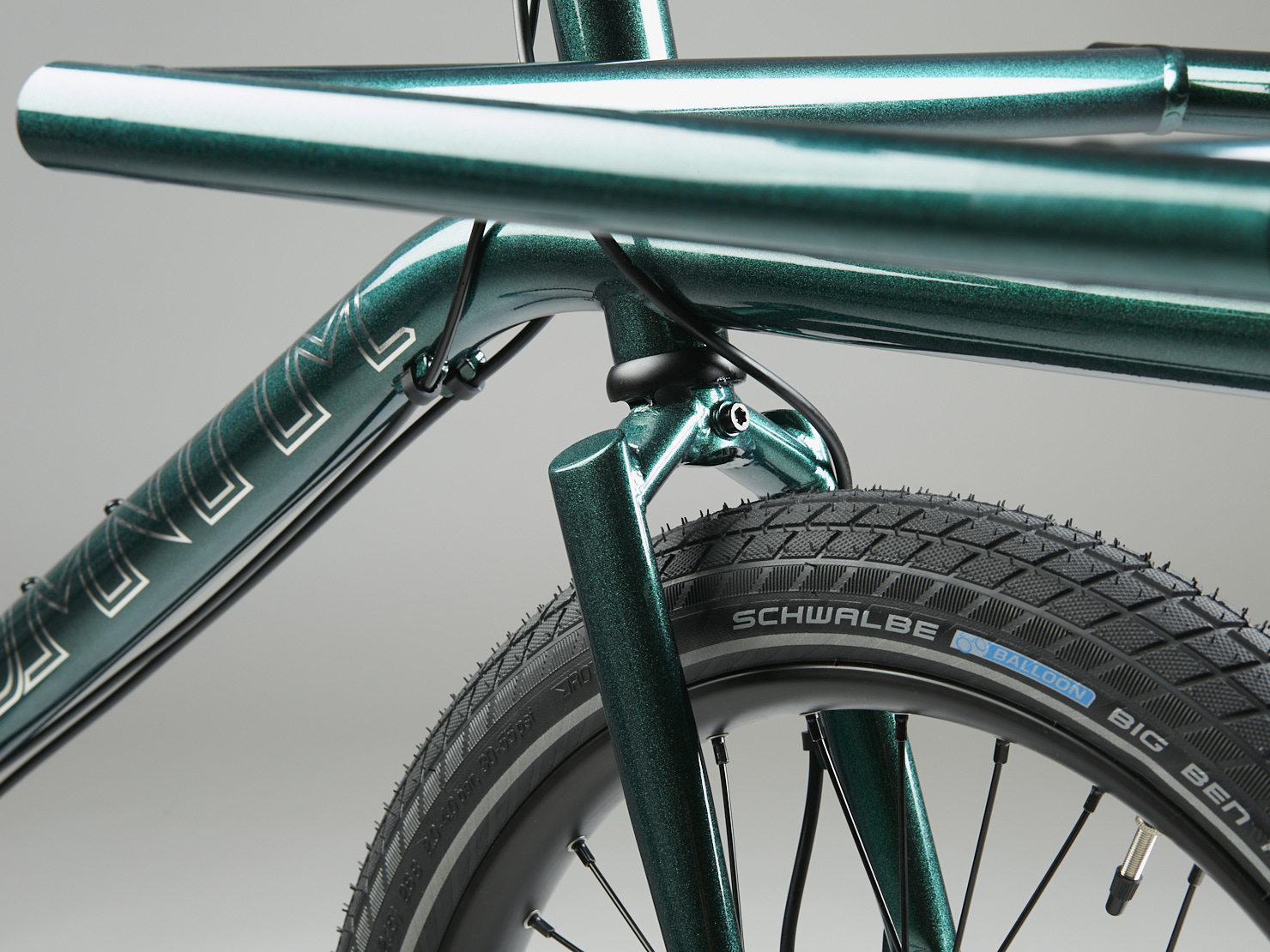 OMNIUM_2026_NANO_GREEN18